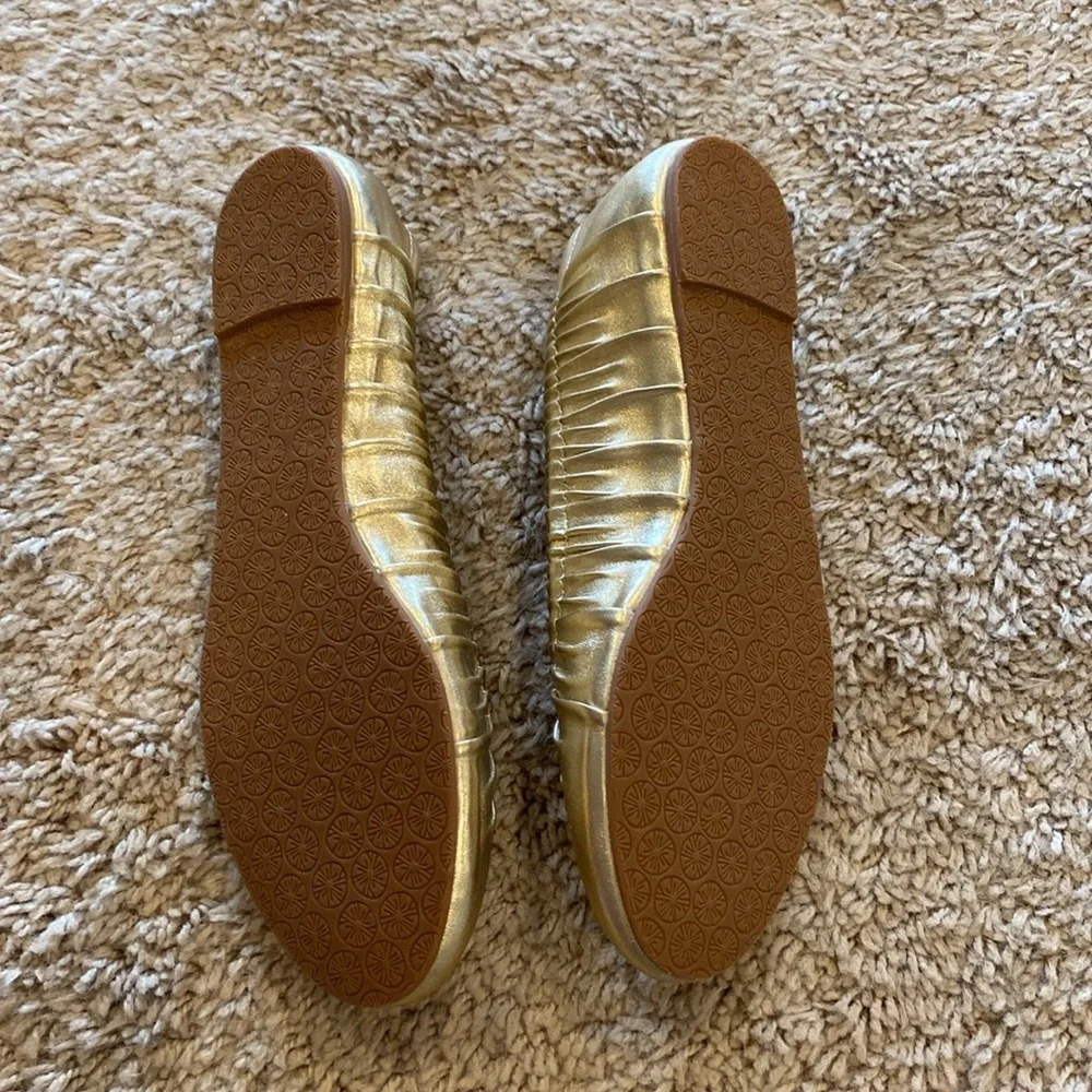 NWOT Lilly Pulitzer gold leather ballet flats - Picture 3 of 7